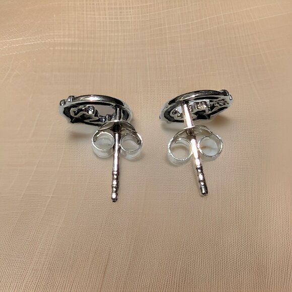 Brand New 925 Solid Sterling Silver Stud Post Classic Claddagh Irish Earrings - Picture 2 of 2